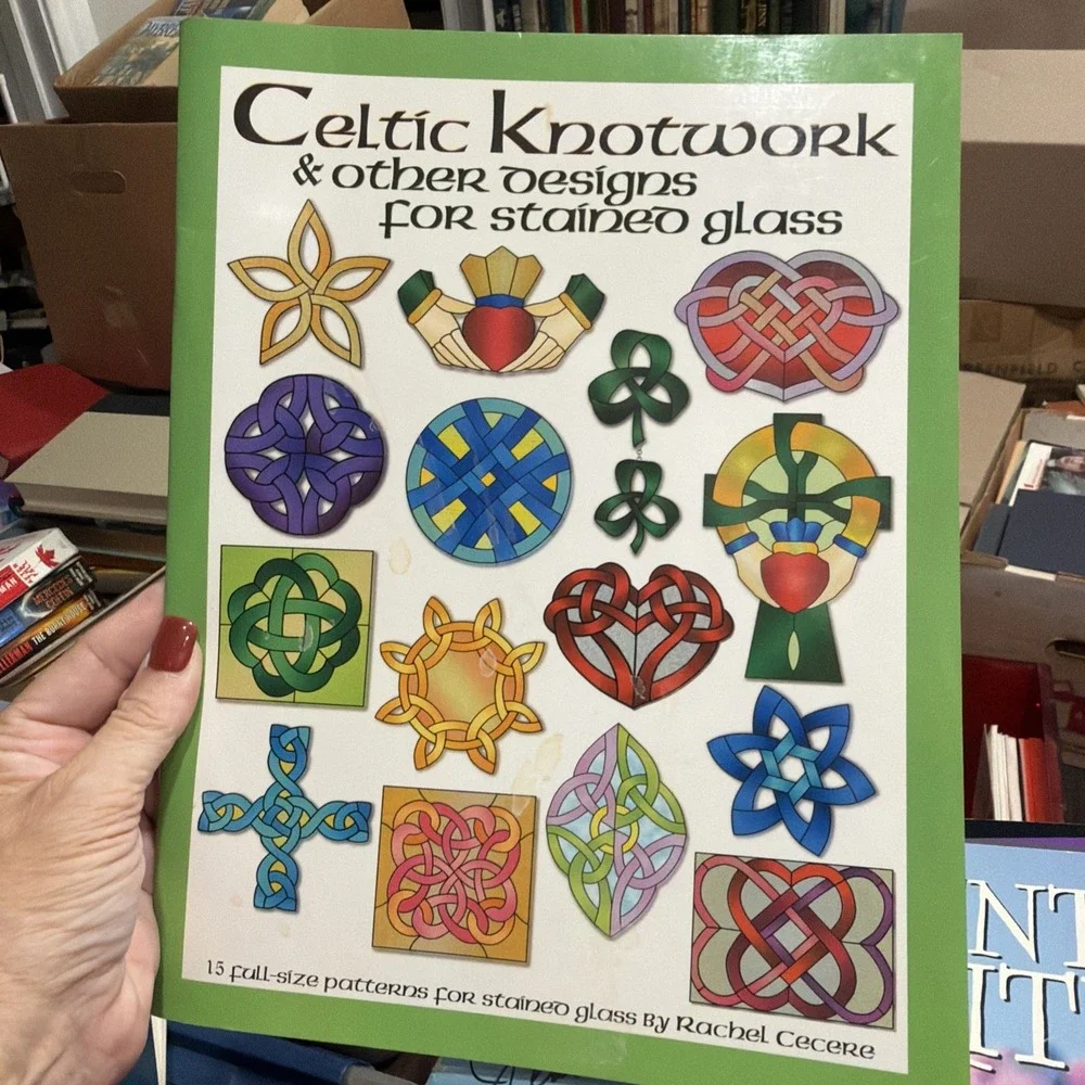 CELTIC KNOTWORK AND OTHER DESIGNS FOR STAINED GLASS By Rachel Cecere